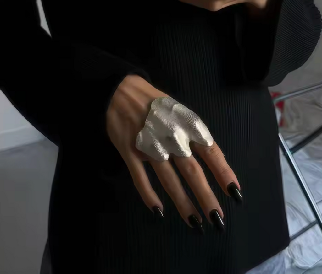 Minimalist Irregular Pleated Knuckle Ring
