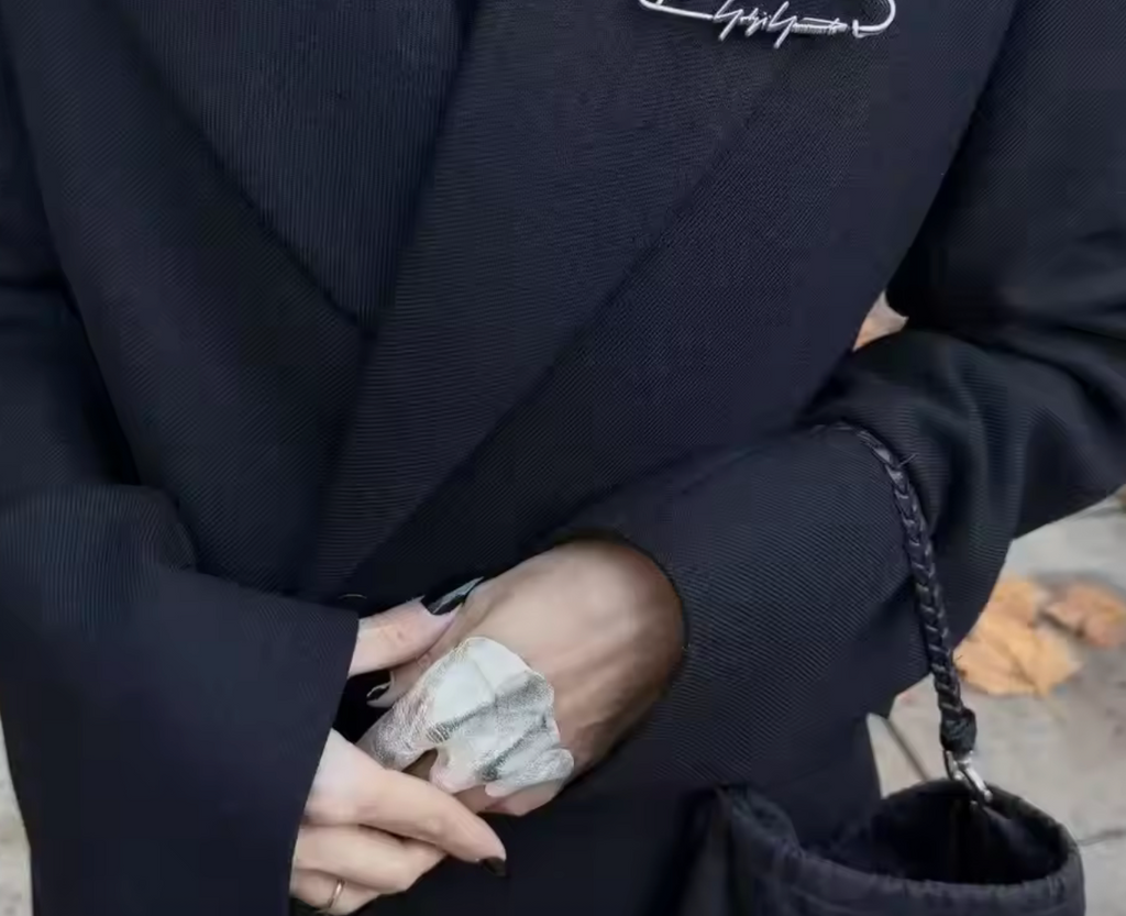 Minimalist Irregular Pleated Knuckle Ring