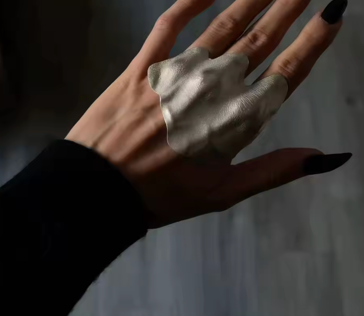 Minimalist Irregular Pleated Knuckle Ring