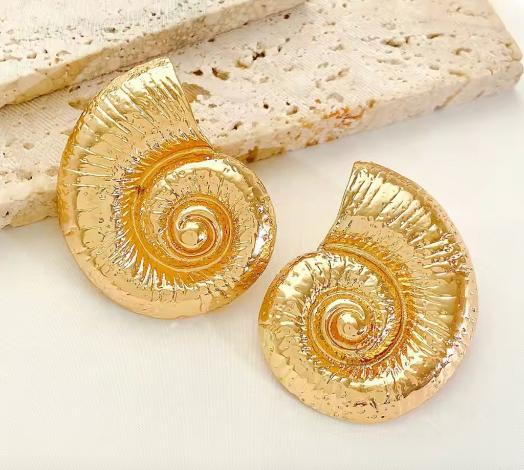 Fashionable Ocean Conch Ear Studs